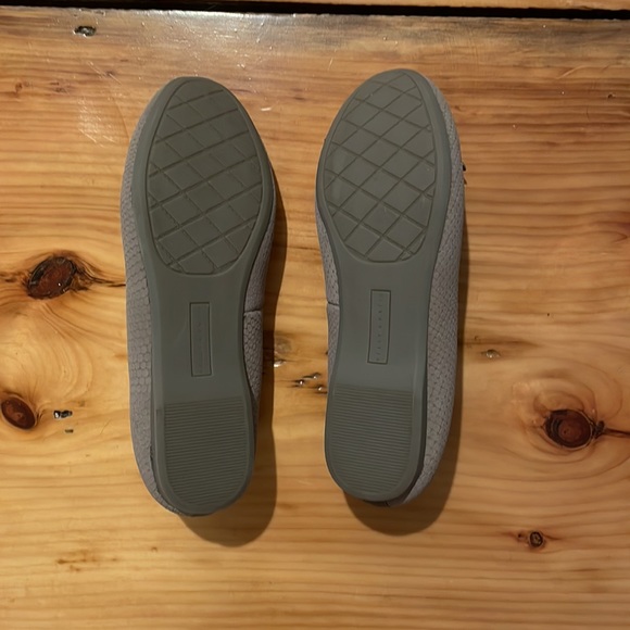 Tan Flats - Picture 3 of 3